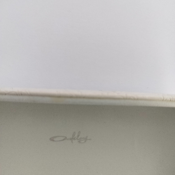 Oakley Sunglasses Case Hard Protector white faux leather - Picture 5 of 5